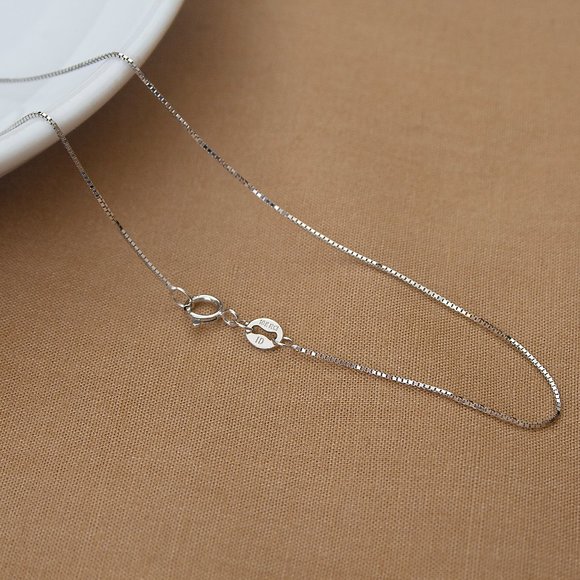 Real White Gold Cross Pendant Necklace 10K Gold Small Cross Stamped 10K - Picture 4 of 5